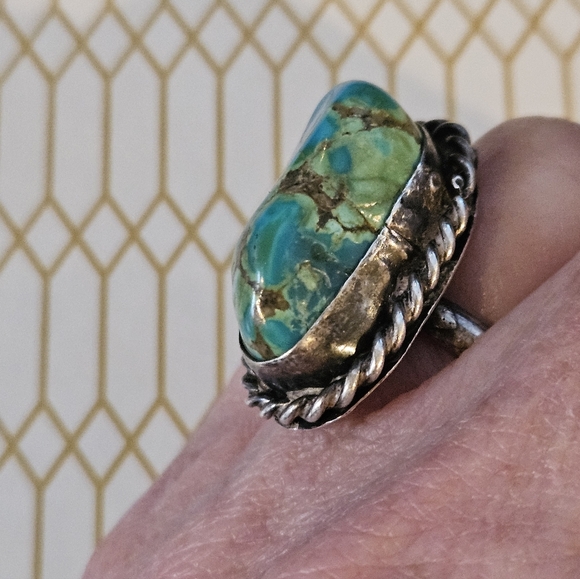 Vintage Navajo Turquoise Sterling Silver Ring - Picture 3 of 6